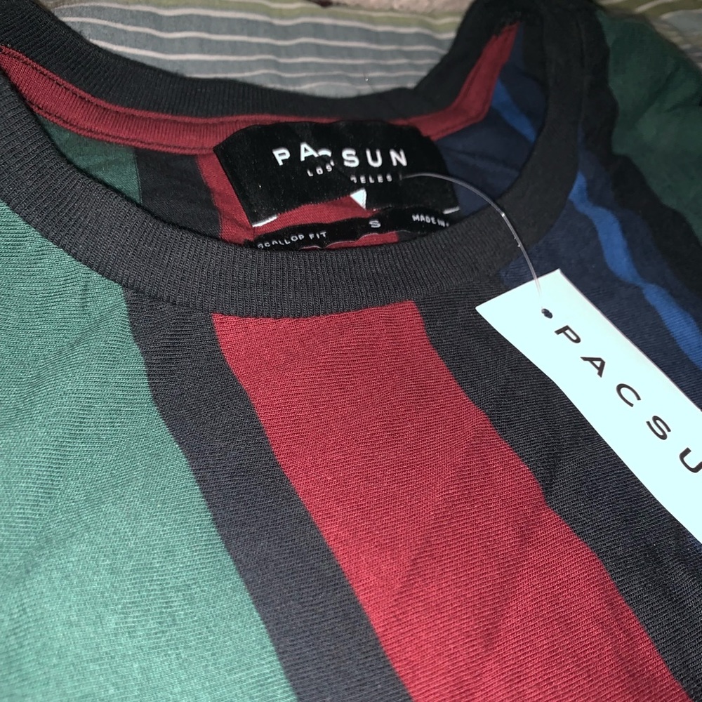 PacSun Scallop fit colored shirt
